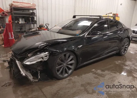 2013 Tesla Model S Performance z USA, uszkodzony, nr VIN 5YJSA1DPXDFP14812